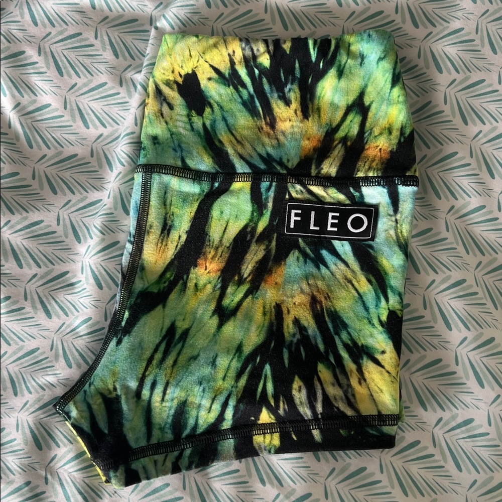 Fleo sz S Green Yellow Blue Tie Dye High Rise Original Shorts